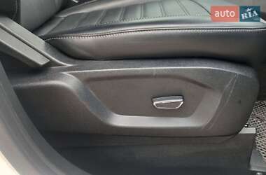 Позашляховик / Кросовер Ford Edge 2018 в 