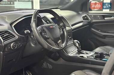Позашляховик / Кросовер Ford Edge 2016 в 