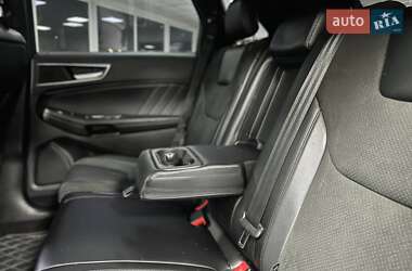 Позашляховик / Кросовер Ford Edge 2016 в 
