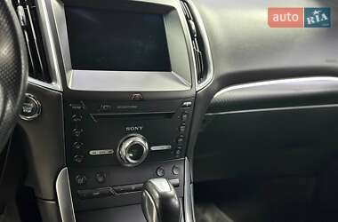 Позашляховик / Кросовер Ford Edge 2016 в 