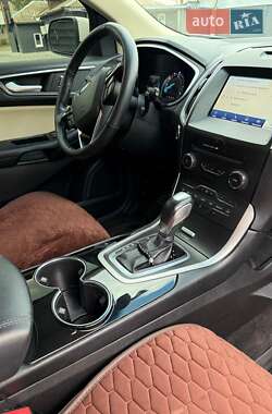 Внедорожник / Кроссовер Ford Edge 2017 в 