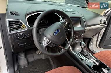 Внедорожник / Кроссовер Ford Edge 2017 в 