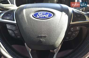 Внедорожник / Кроссовер Ford Edge 2017 в 