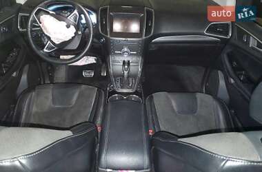 Позашляховик / Кросовер Ford Edge 2016 в 