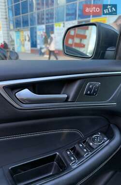 Внедорожник / Кроссовер Ford Edge 2017 в 