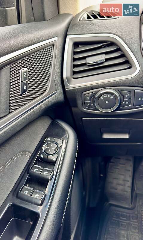 Внедорожник / Кроссовер Ford Edge 2016 в Днепре