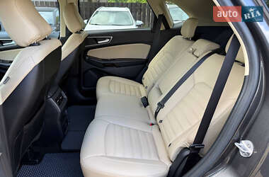 Позашляховик / Кросовер Ford Edge 2020 в 