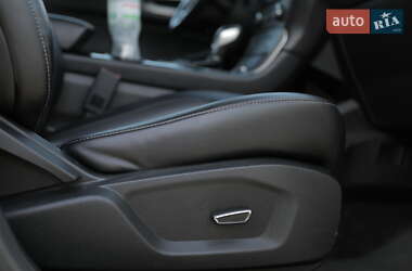 Внедорожник / Кроссовер Ford Edge 2015 в 