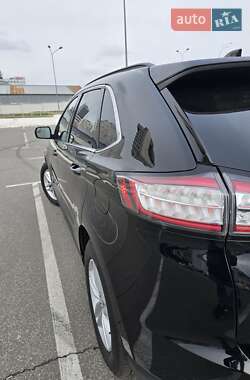 Внедорожник / Кроссовер Ford Edge 2018 в 