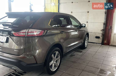 Позашляховик / Кросовер Ford Edge 2019 в 
