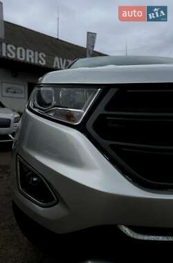 Позашляховик / Кросовер Ford Edge 2016 в 
