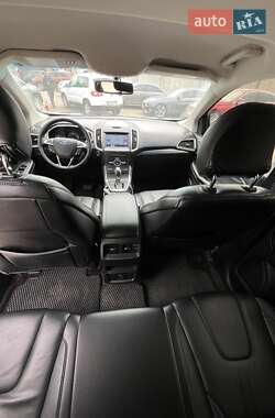 Позашляховик / Кросовер Ford Edge 2016 в 