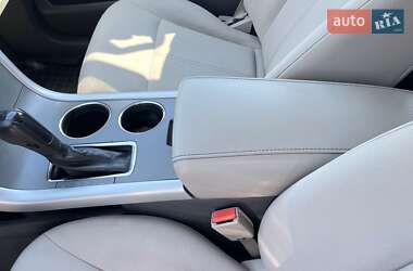 Позашляховик / Кросовер Ford Edge 2013 в 
