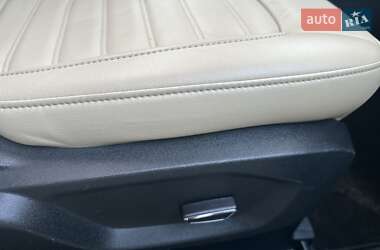 Внедорожник / Кроссовер Ford Edge 2016 в 