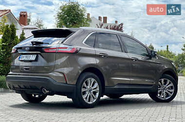 Позашляховик / Кросовер Ford Edge 2019 в 