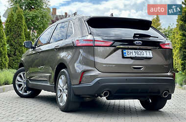 Позашляховик / Кросовер Ford Edge 2019 в 