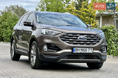 Позашляховик / Кросовер Ford Edge 2019 в 
