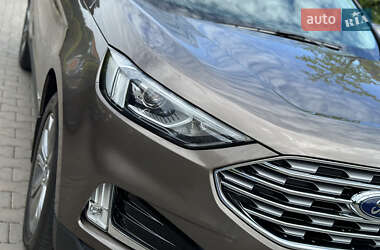 Позашляховик / Кросовер Ford Edge 2019 в 