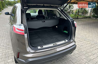 Позашляховик / Кросовер Ford Edge 2019 в 