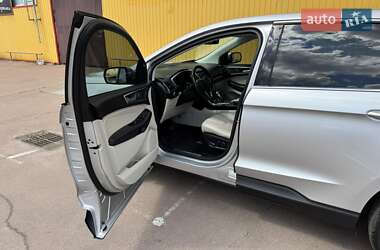 Внедорожник / Кроссовер Ford Edge 2017 в 