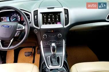 Внедорожник / Кроссовер Ford Edge 2016 в 