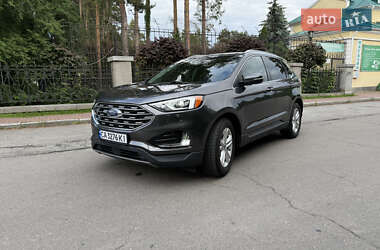 Позашляховик / Кросовер Ford Edge 2018 в 
