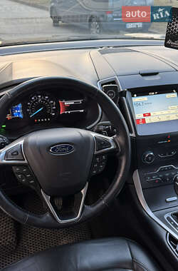 Позашляховик / Кросовер Ford Edge 2017 в 