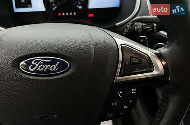 Внедорожник / Кроссовер Ford Edge 2018 в 