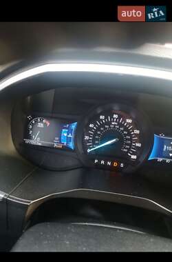 Позашляховик / Кросовер Ford Edge 2016 в 