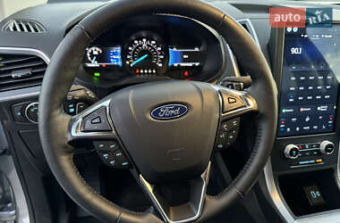 Внедорожник / Кроссовер Ford Edge 2022 в 