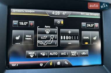 Позашляховик / Кросовер Ford Edge 2015 в 