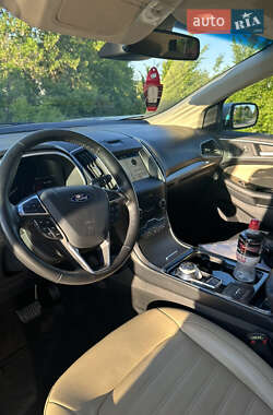 Внедорожник / Кроссовер Ford Edge 2019 в 