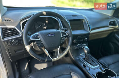Внедорожник / Кроссовер Ford Edge 2016 в 
