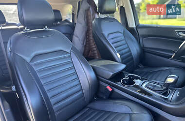 Внедорожник / Кроссовер Ford Edge 2016 в 