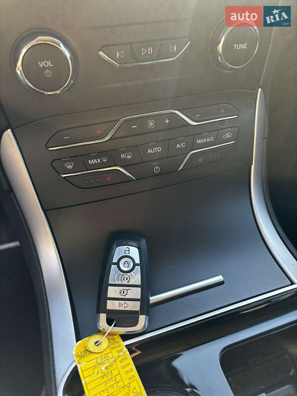 Внедорожник / Кроссовер Ford Edge 2020 в Нетешине