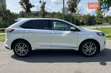 Внедорожник / Кроссовер Ford Edge 2018 в 