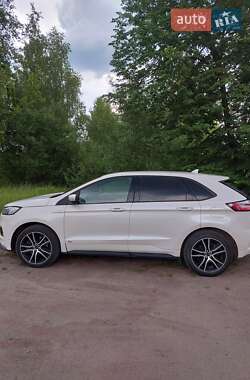 Позашляховик / Кросовер Ford Edge 2019 в 