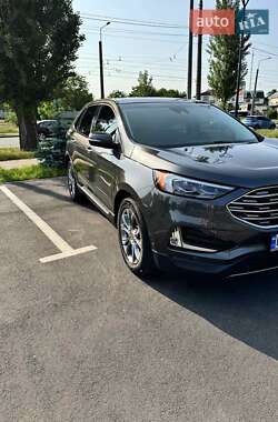 Внедорожник / Кроссовер Ford Edge 2019 в 