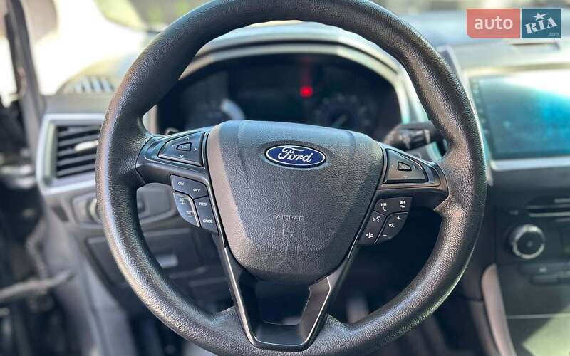 Позашляховик / Кросовер Ford Edge 2016 в Чернівцях