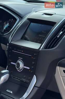 Внедорожник / Кроссовер Ford Edge 2018 в 