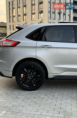 Внедорожник / Кроссовер Ford Edge 2015 в 