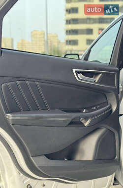 Внедорожник / Кроссовер Ford Edge 2015 в 