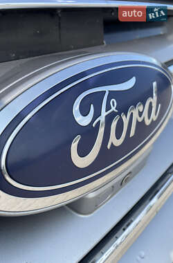 Внедорожник / Кроссовер Ford Edge 2016 в 