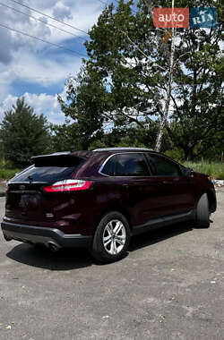 Позашляховик / Кросовер Ford Edge 2019 в 