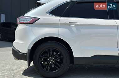 Позашляховик / Кросовер Ford Edge 2018 в 