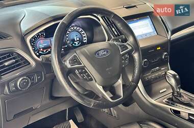 Позашляховик / Кросовер Ford Edge 2018 в 