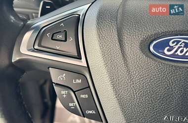 Позашляховик / Кросовер Ford Edge 2018 в 