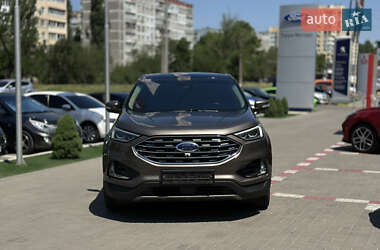 Внедорожник / Кроссовер Ford Edge 2019 в 