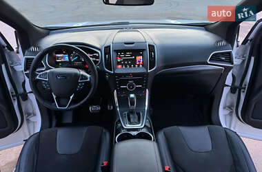 Внедорожник / Кроссовер Ford Edge 2016 в 