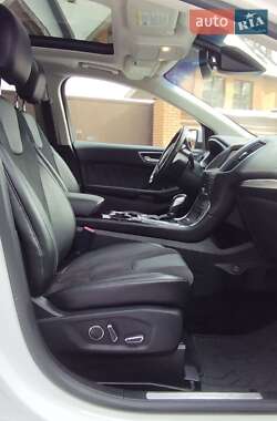 Внедорожник / Кроссовер Ford Edge 2015 в 